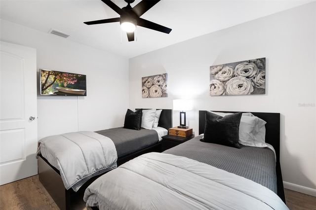 2910 DADE AVENUE, Orlando, FL 32804