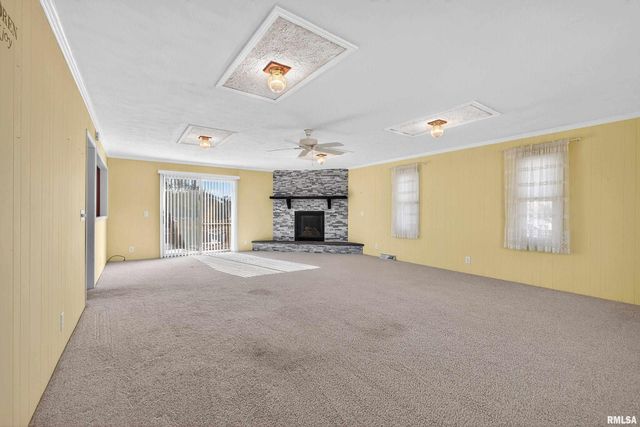 304 4TH Avenue, Colona, IL 61241