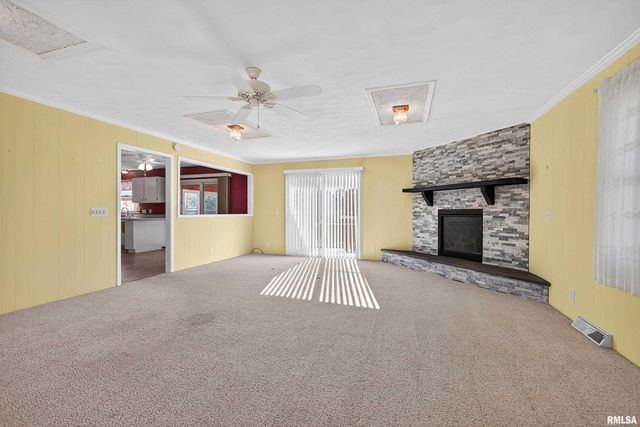 304 4TH Avenue, Colona, IL 61241