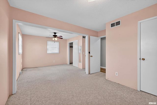 304 4TH Avenue, Colona, IL 61241