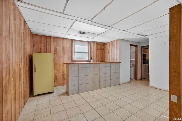 304 4TH Avenue, Colona, IL 61241