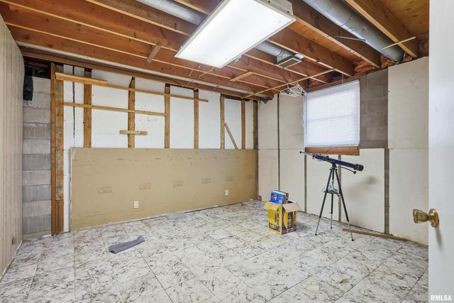 304 4TH Avenue, Colona, IL 61241