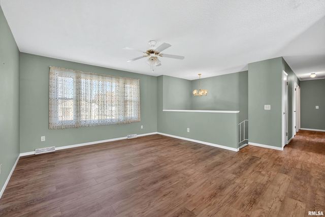 304 4TH Avenue, Colona, IL 61241