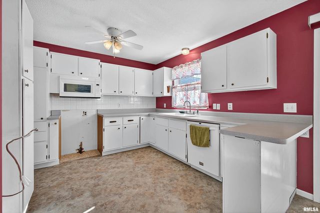 304 4TH Avenue, Colona, IL 61241