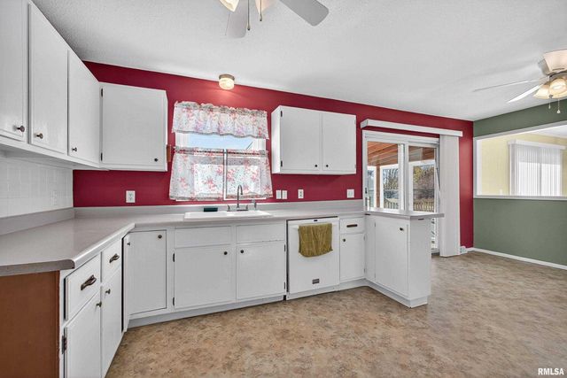 304 4TH Avenue, Colona, IL 61241