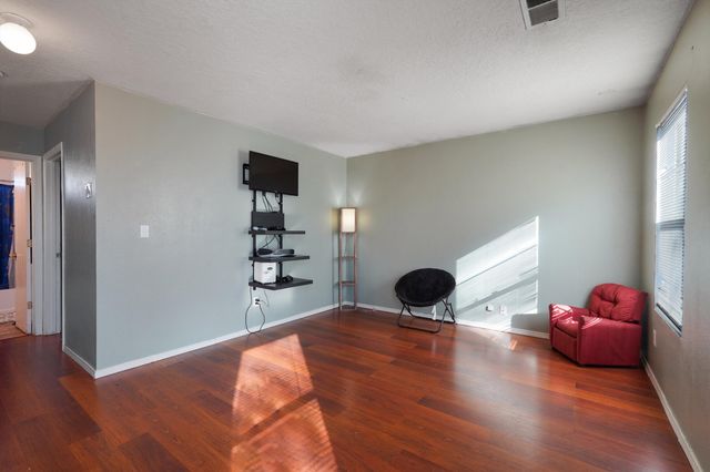 431 Barberry Street SW, Albuquerque, NM 87121