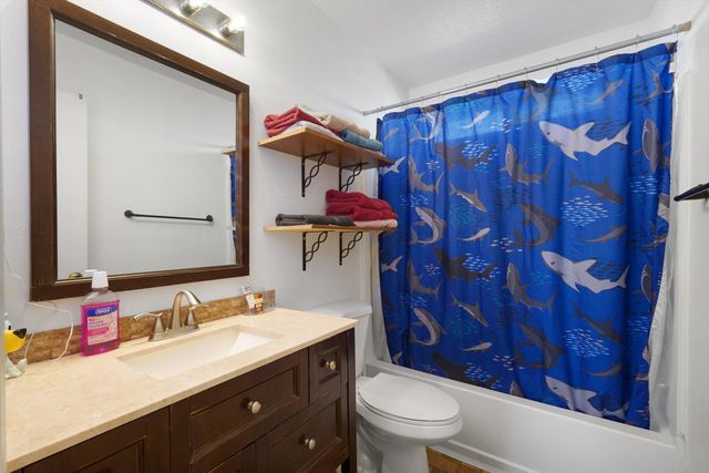 431 Barberry Street SW, Albuquerque, NM 87121