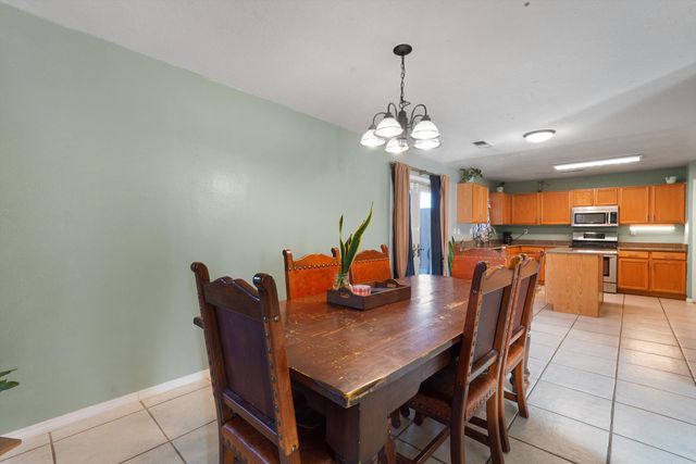431 Barberry Street SW, Albuquerque, NM 87121