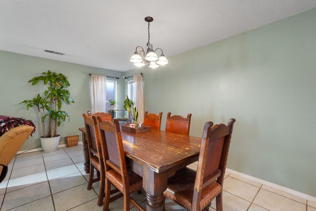 431 Barberry Street SW, Albuquerque, NM 87121