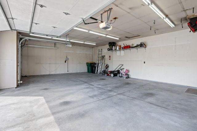 3830 3rd Street E, West Fargo, ND 58078