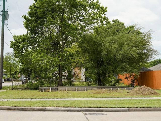 3430 Mcgowen Street, Houston, TX 77004