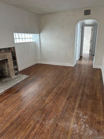 15355 Auburn Street, Detroit, MI 48223