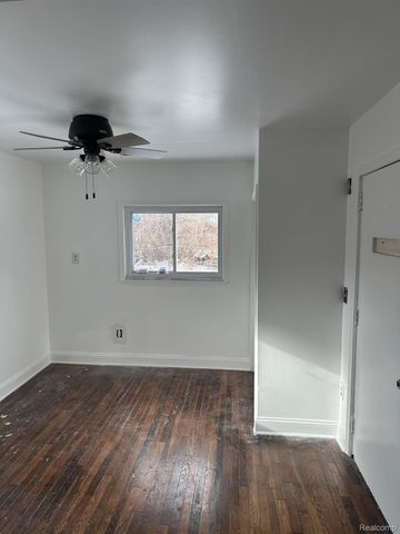 15355 Auburn Street, Detroit, MI 48223