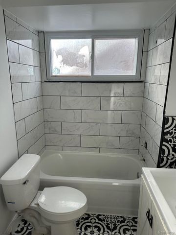 15355 Auburn Street, Detroit, MI 48223