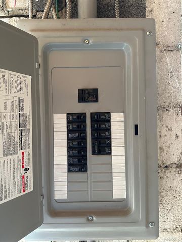 15355 Auburn Street, Detroit, MI 48223