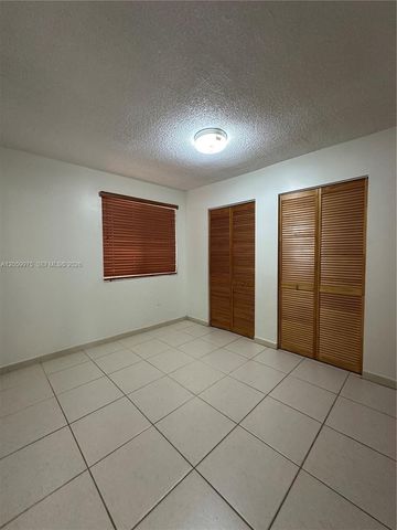 8990 SW 24th St 19, Miami, FL 33165