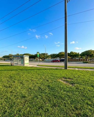 8990 SW 24th St 19, Miami, FL 33165