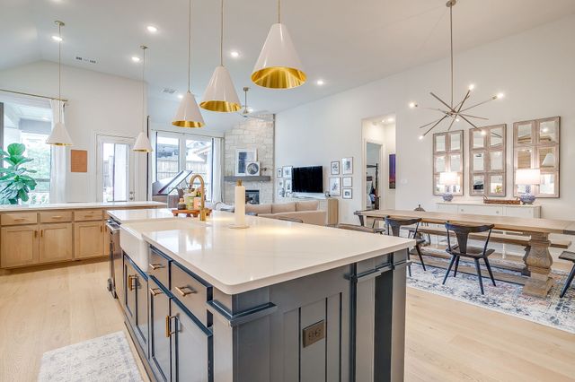 2212 Sandrellan Street, Fort Worth, TX 76008