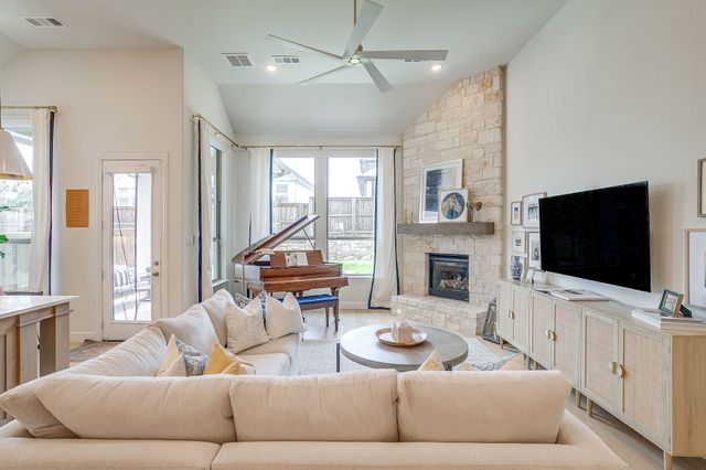 2212 Sandrellan Street, Fort Worth, TX 76008