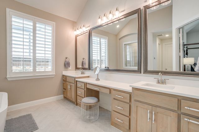 2212 Sandrellan Street, Fort Worth, TX 76008