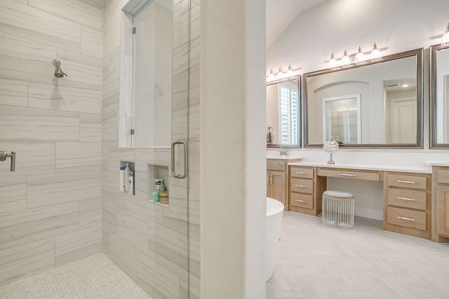 2212 Sandrellan Street, Fort Worth, TX 76008