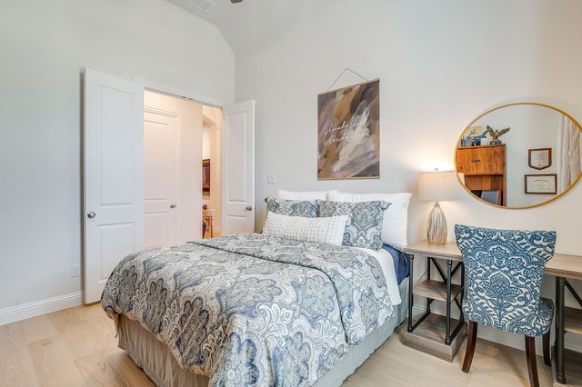 2212 Sandrellan Street, Fort Worth, TX 76008