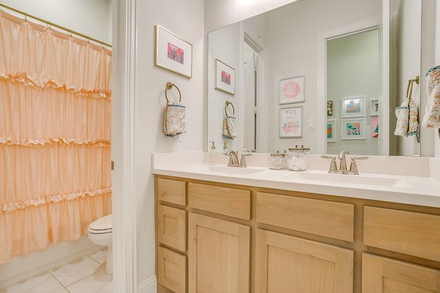 2212 Sandrellan Street, Fort Worth, TX 76008