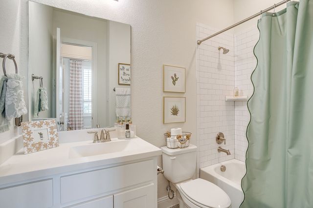 2212 Sandrellan Street, Fort Worth, TX 76008