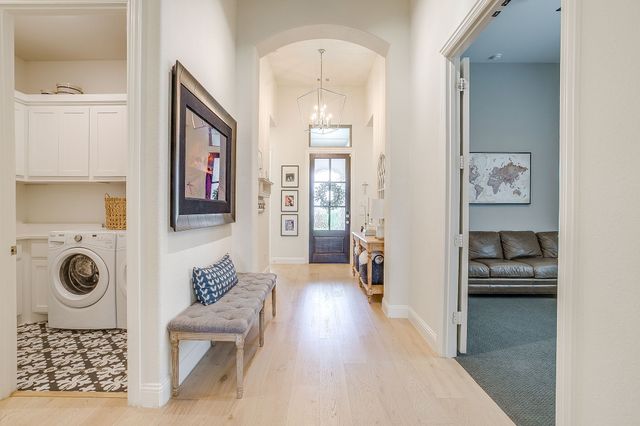 2212 Sandrellan Street, Fort Worth, TX 76008