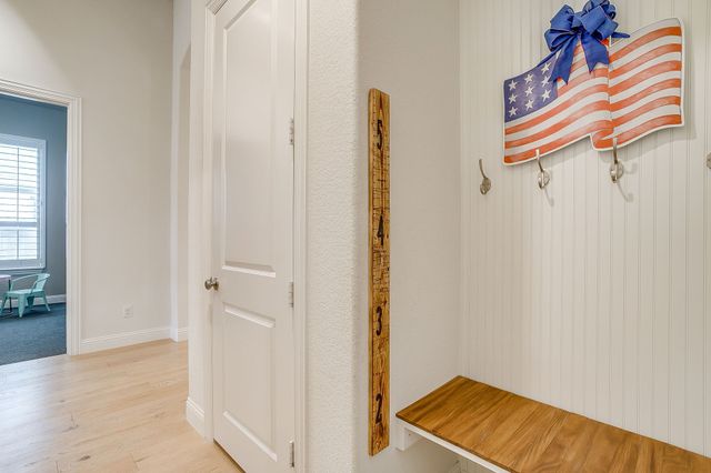 2212 Sandrellan Street, Fort Worth, TX 76008