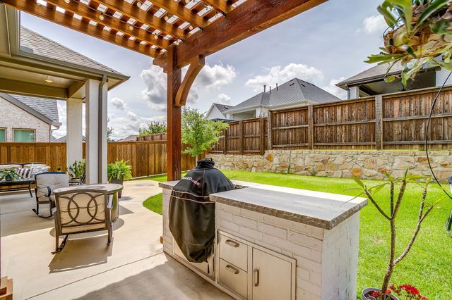2212 Sandrellan Street, Fort Worth, TX 76008