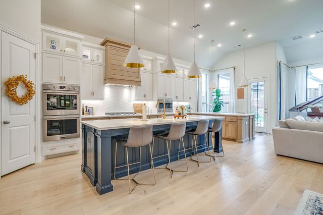 2212 Sandrellan Street, Fort Worth, TX 76008