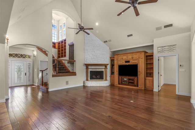5809 Nutcracker Drive, Granbury, TX 76049