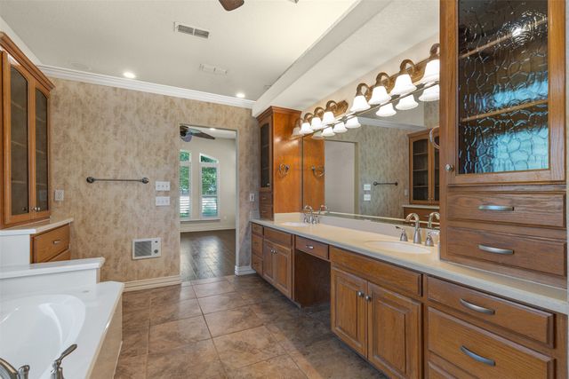 5809 Nutcracker Drive, Granbury, TX 76049