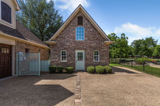 5809 Nutcracker Drive, Granbury, TX 76049