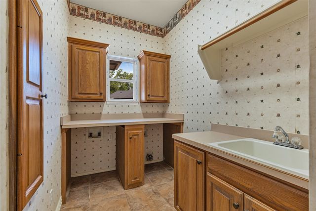 5809 Nutcracker Drive, Granbury, TX 76049