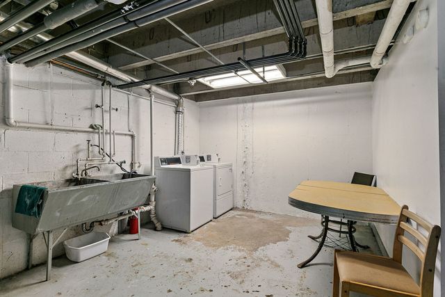 1111 N Harlem Avenue 2A, Oak Park, IL 60302