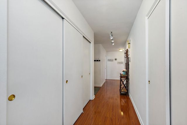 1111 N Harlem Avenue 2A, Oak Park, IL 60302