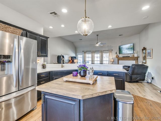 2604 W Pensacola Street, Broken Arrow, OK 74011