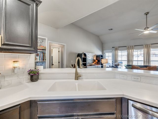 2604 W Pensacola Street, Broken Arrow, OK 74011