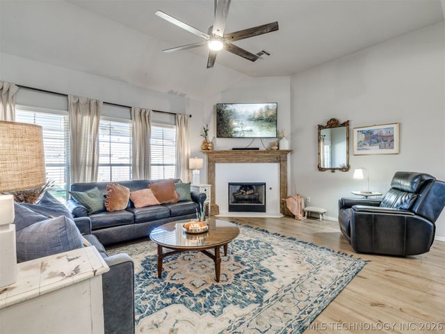 2604 W Pensacola Street, Broken Arrow, OK 74011