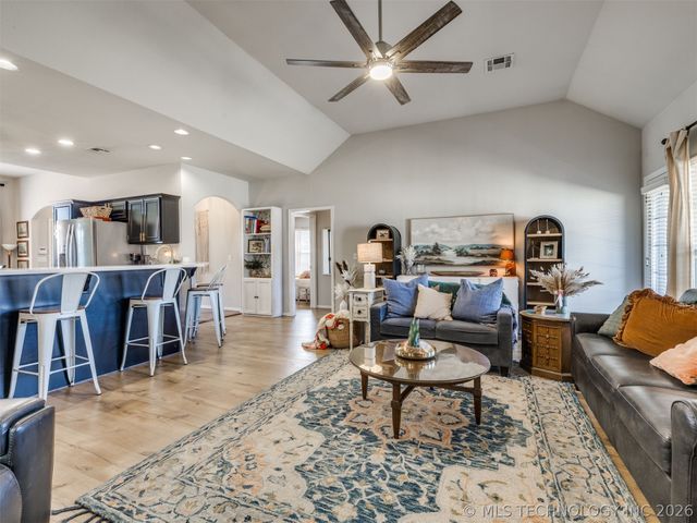 2604 W Pensacola Street, Broken Arrow, OK 74011