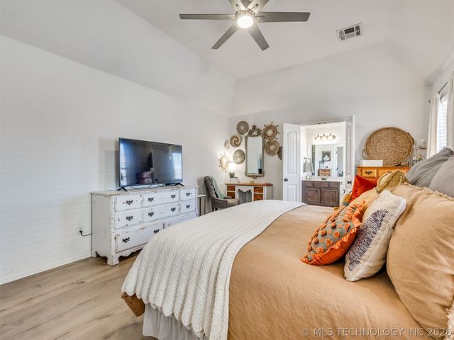 2604 W Pensacola Street, Broken Arrow, OK 74011