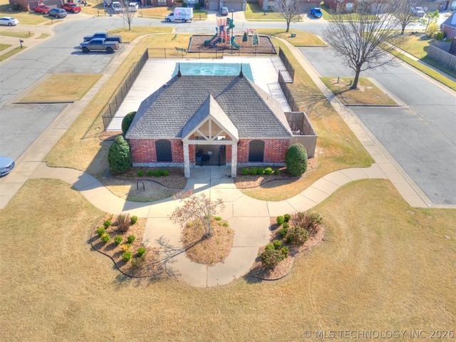 2604 W Pensacola Street, Broken Arrow, OK 74011