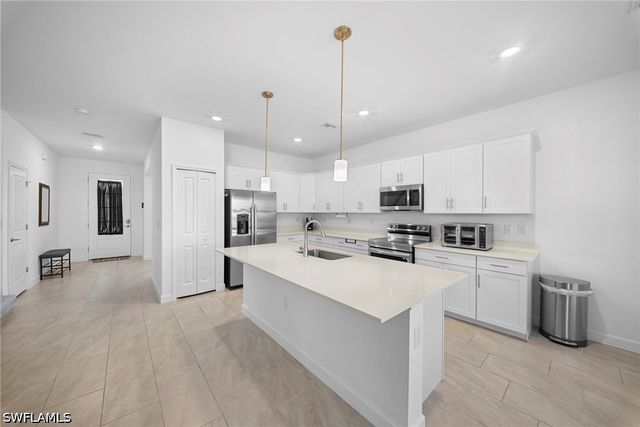 18335 Ridgeline DR, Estero, FL 33928