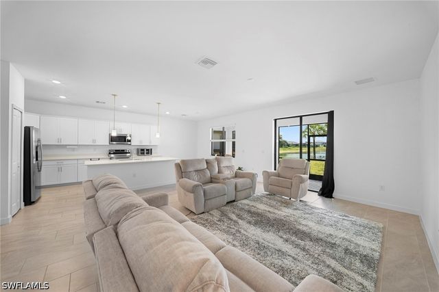 18335 Ridgeline DR, Estero, FL 33928