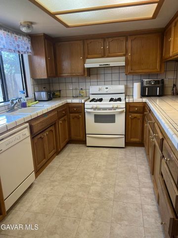8873 Holly Avenue, California City, CA 93505
