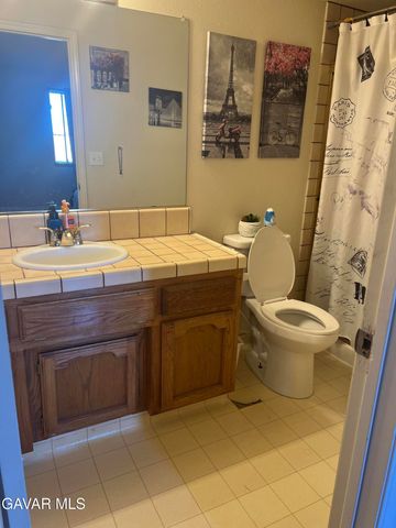 8873 Holly Avenue, California City, CA 93505