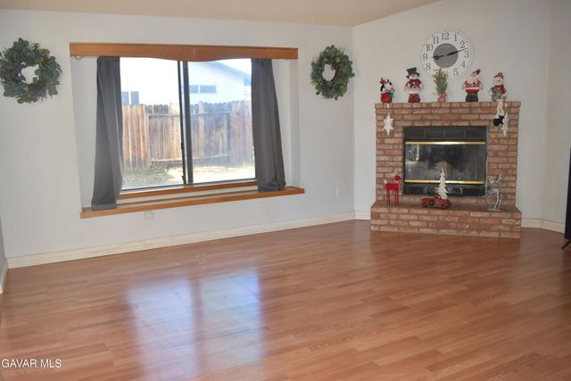 8873 Holly Avenue, California City, CA 93505
