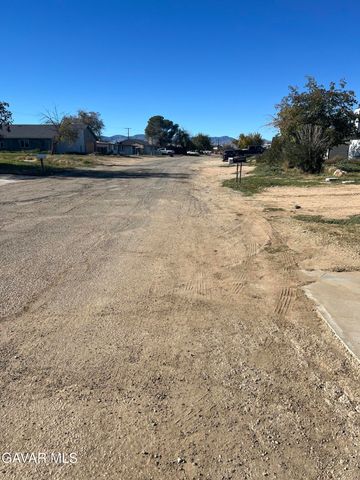 8873 Holly Avenue, California City, CA 93505
